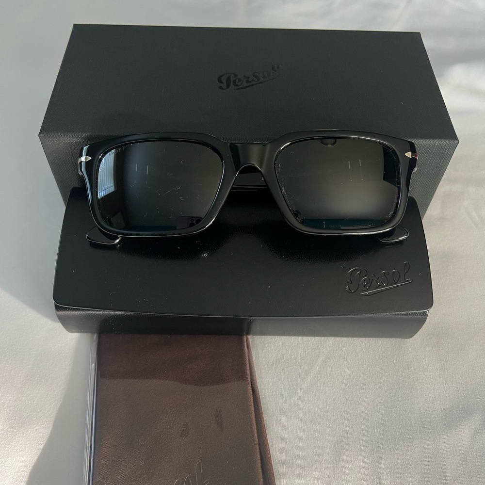 Persol sunglasses 3272 polarized